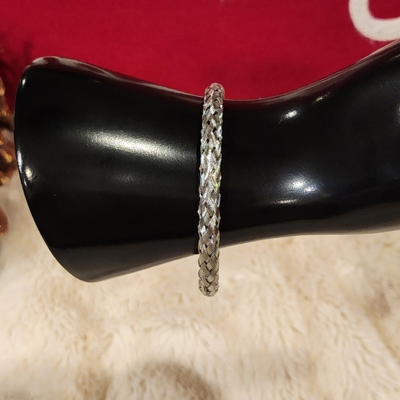 Stainless Steel Goldtone or Silvertone weaved bangle bracelet - Picture 15 of 16